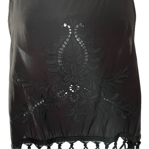 Solemio Black Cropped Tank Top Cami w/ Fringe and Embroidery Cut out Size Small - Picture 9 of 10